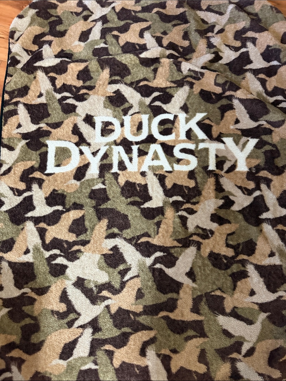 Super Soft Vintage Duck Dynasty Brown Green Camo Black Bordered Blanket